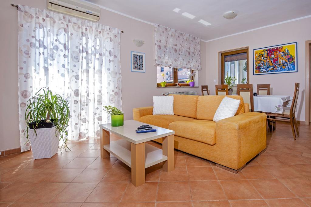Apartments Karmen Rovinj Buitenkant foto