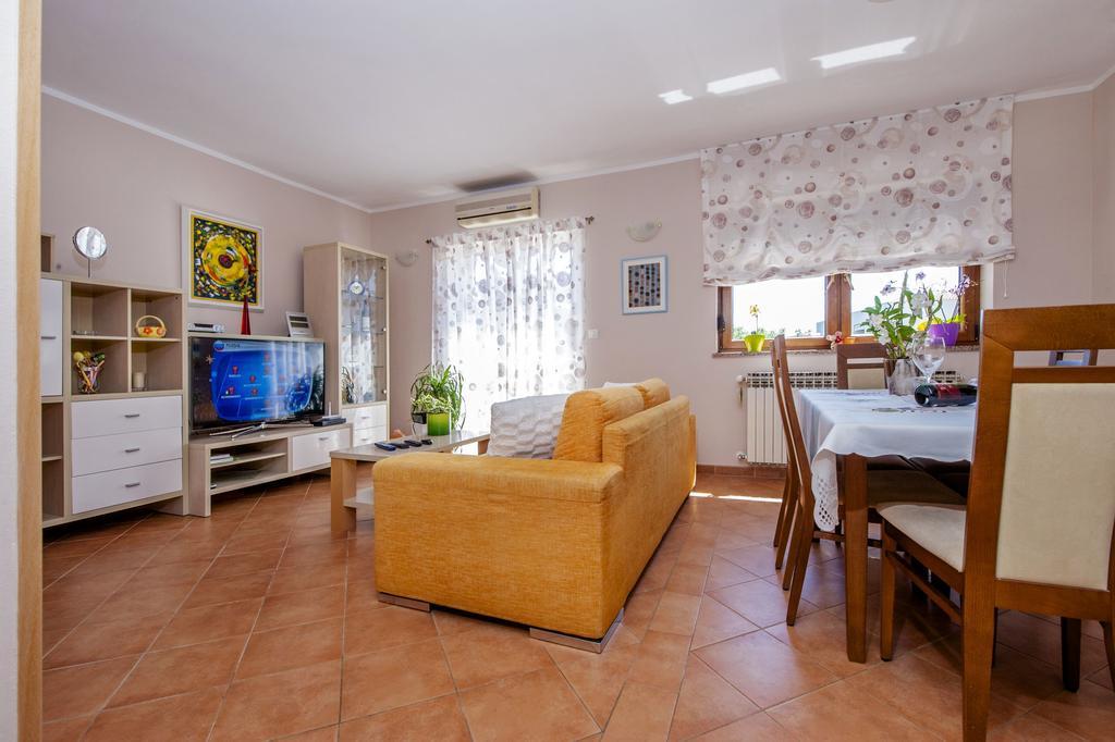 Apartments Karmen Rovinj Buitenkant foto