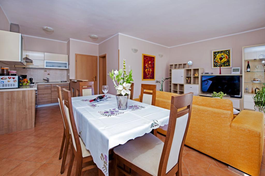 Apartments Karmen Rovinj Buitenkant foto