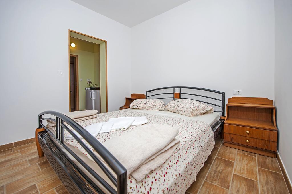 Apartments Karmen Rovinj Buitenkant foto