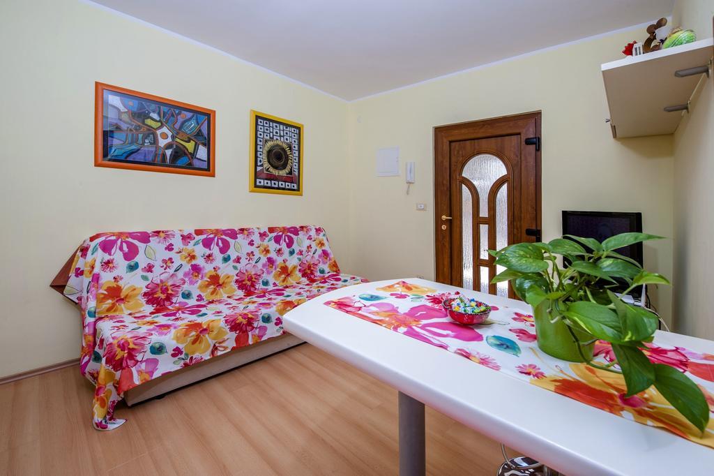 Apartments Karmen Rovinj Buitenkant foto